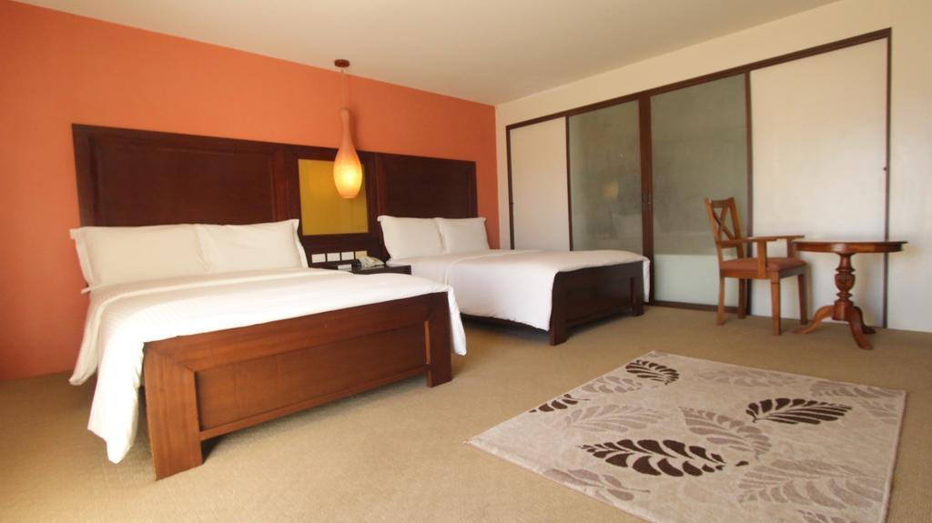 Coron Gateway Hotel & Suites Стая снимка